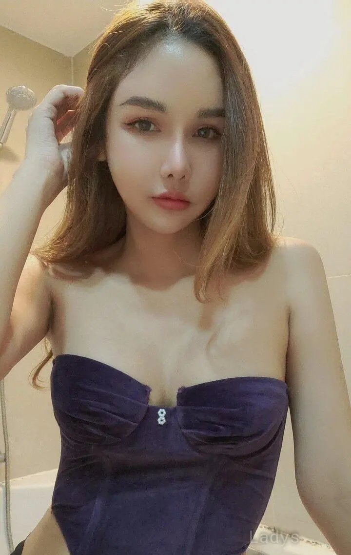 Jennn, 22 years beautiful nude Vellore escorts girl, height 160 sm, Weight  kg