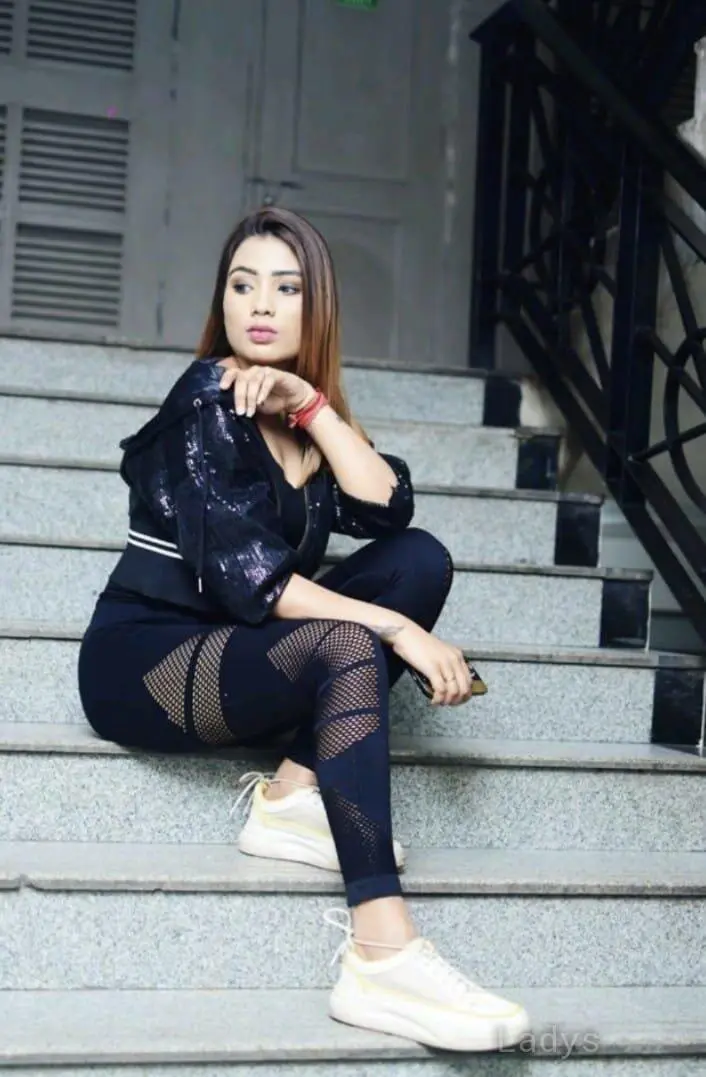 ROSHNI, 24 years beautiful nude Vellore escorts girl, height 170 sm, Weight  kg