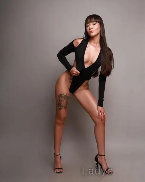 Manuela, 28 years beautiful nude Venezia escorts girl, height 167 sm, Weight 56 kg