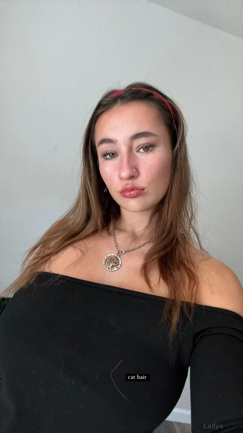 Rosie, 24 years beautiful nude Venice escorts girl, height 162 sm, Weight 44 kg