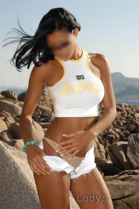 Flavinha, 35 years beautiful nude Vicenza escorts girl, height 173 sm, Weight 66 kg