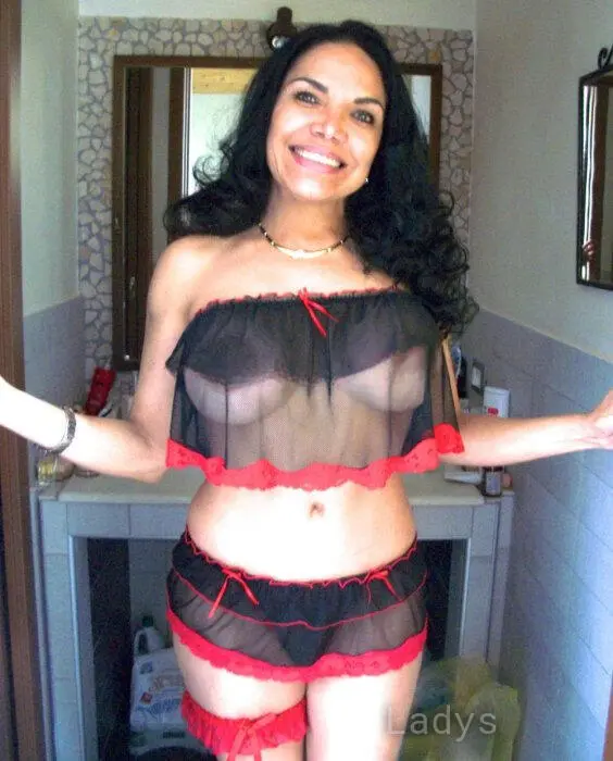 Marianna, 54 years beautiful nude Vicenza escorts girl, height 160 sm, Weight 51 kg