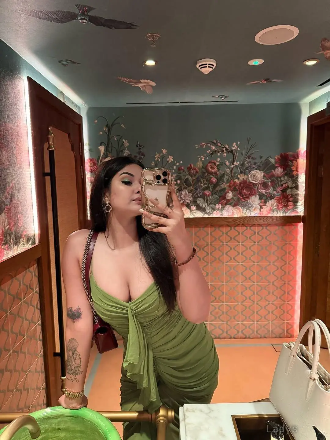 Arohi, 23 years old Vijayawada escort girl with big tits, height 154 sm, Weight  kg