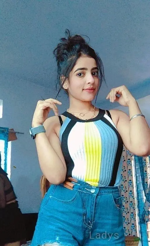 Rita, 21 years old Vijayawada escort girl with big tits, height 153 sm, Weight kg