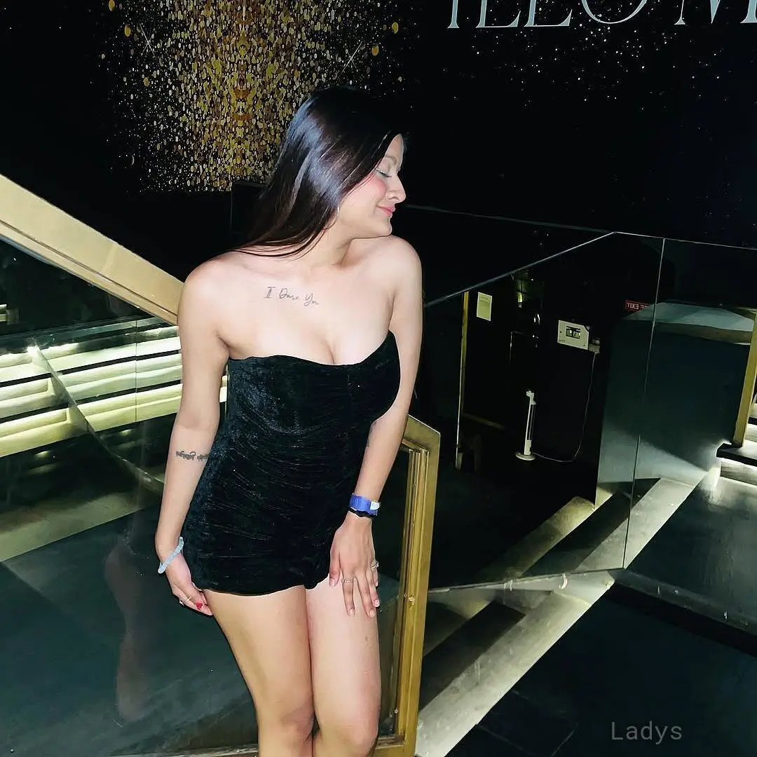 Tavisha, 21 years old Vijayawada escort girl with big tits, height 153 sm, Weight kg