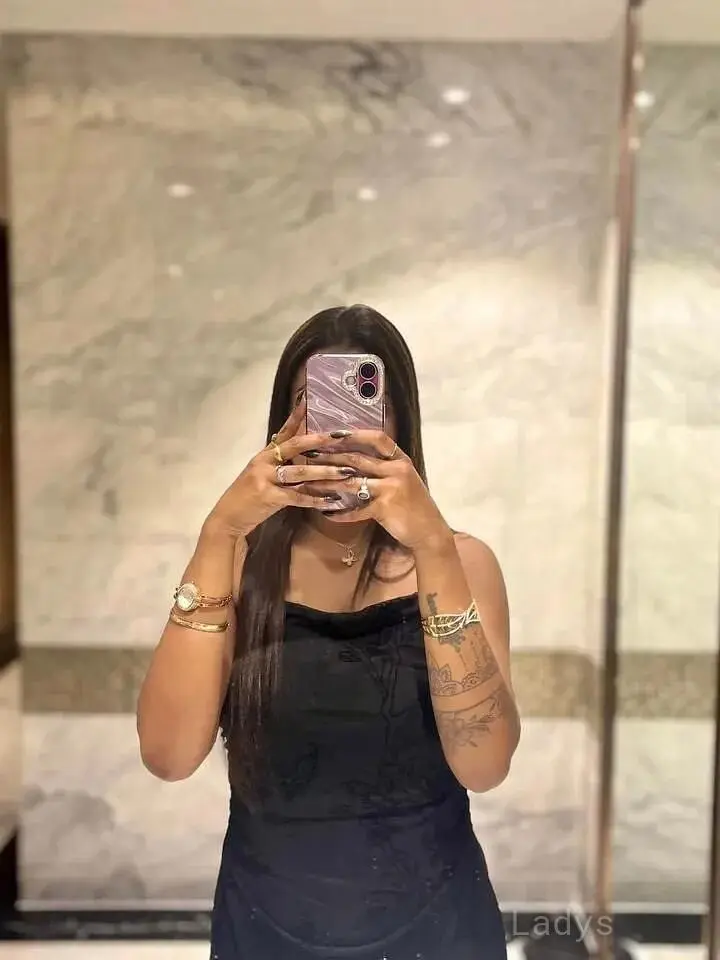 Anushka, 22 years beautiful nude Vijayawada escorts girl, height 170 sm, Weight  kg