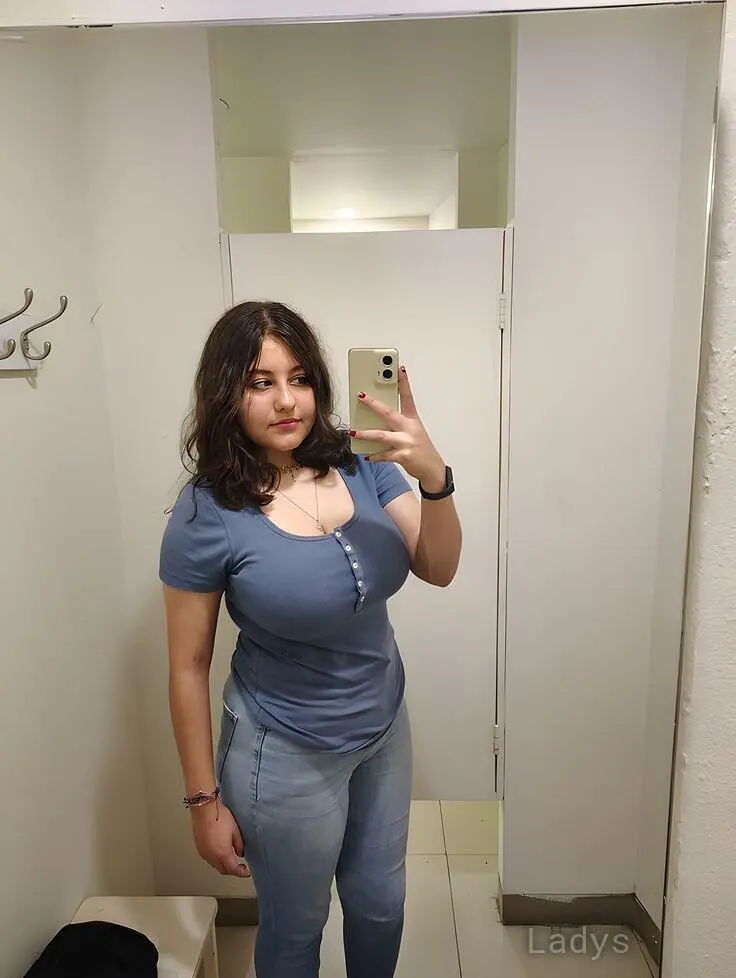 Suhani, 22 years beautiful nude Vijayawada escorts girl, height 154 sm, Weight kg