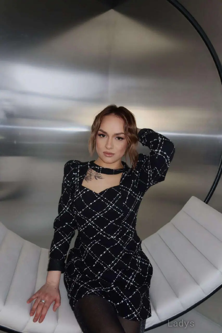 Liza, 25 years beautiful nude Vilnius escorts girl, height 167 sm, Weight 61 kg
