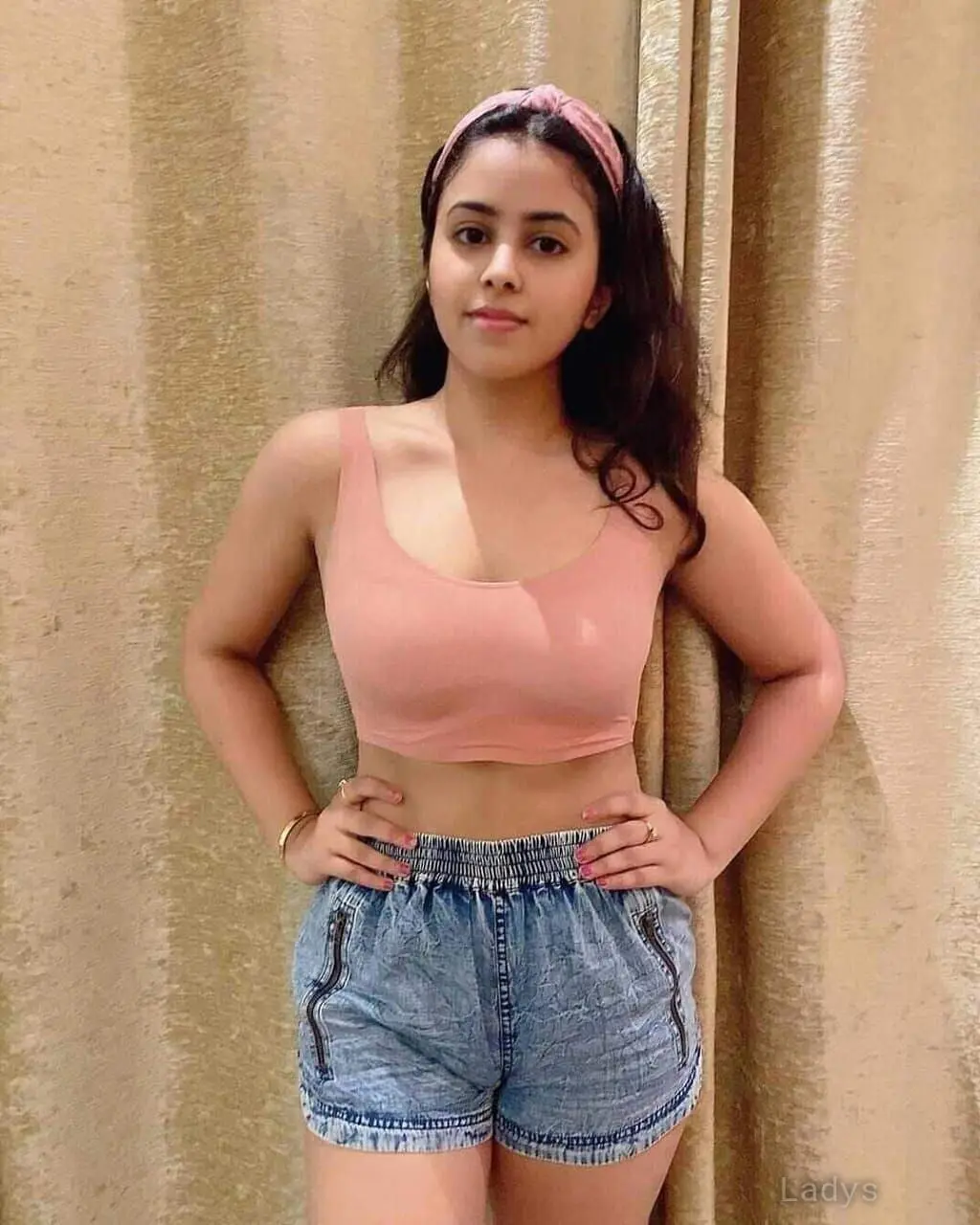 Divya, 21 years old Visakhapatnam escort girl with big tits, height 154 sm, Weight kg