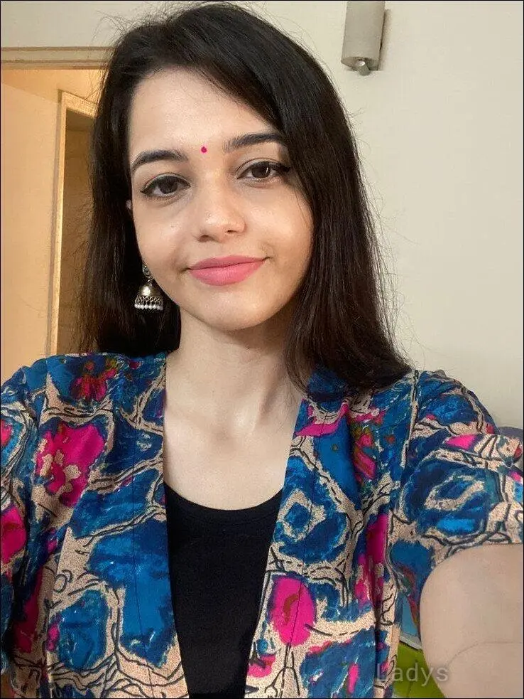 Kalyani, 23 years old Visakhapatnam escort girl with big tits, height 154 sm, Weight  kg