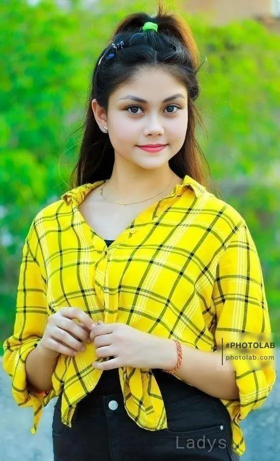 Karina, 21 years old Visakhapatnam escort girl with big tits, height 170 sm, Weight  kg