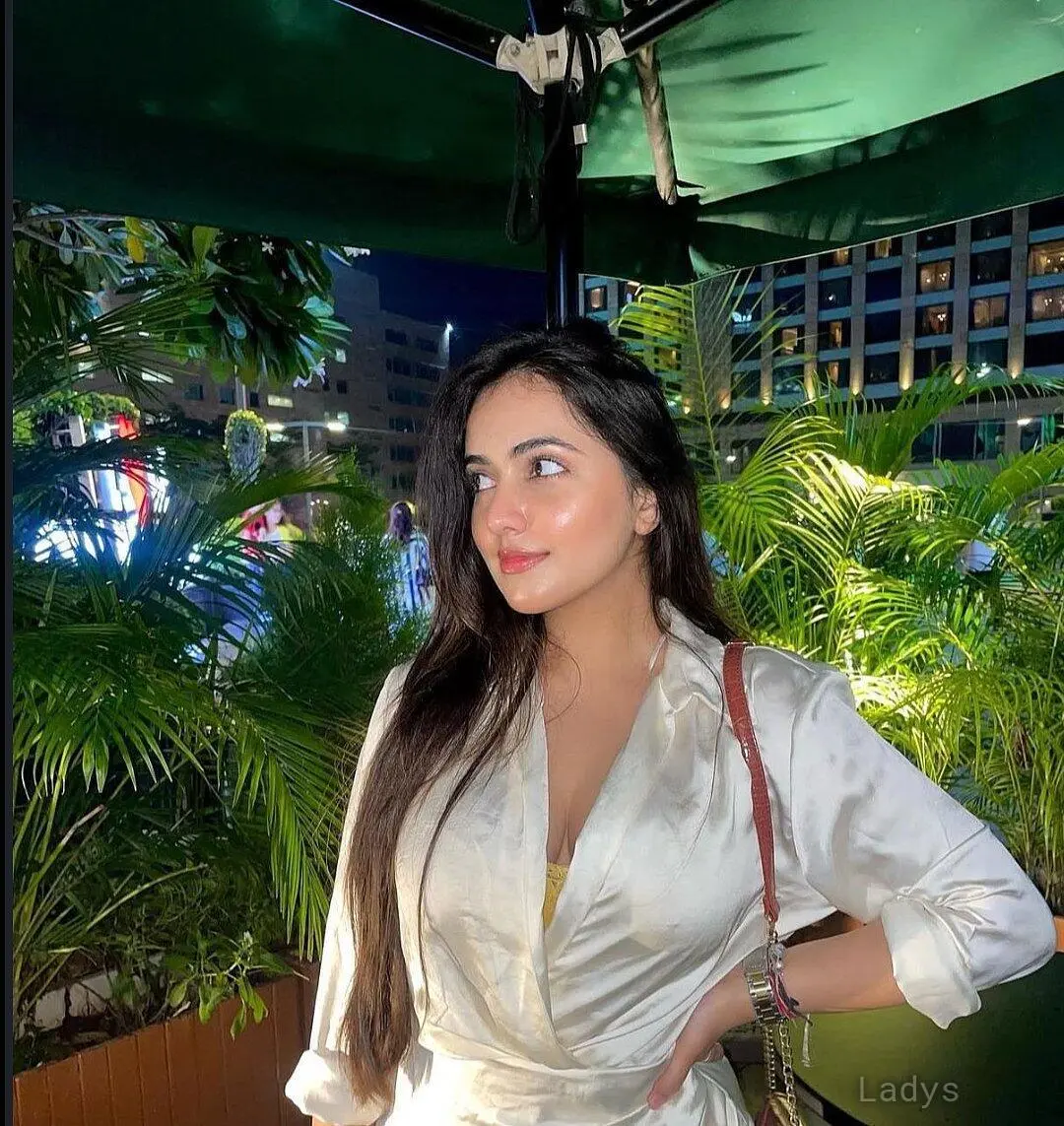 Dimpal, 22 years beautiful nude Visakhapatnam escorts girl, height 166 sm, Weight kg