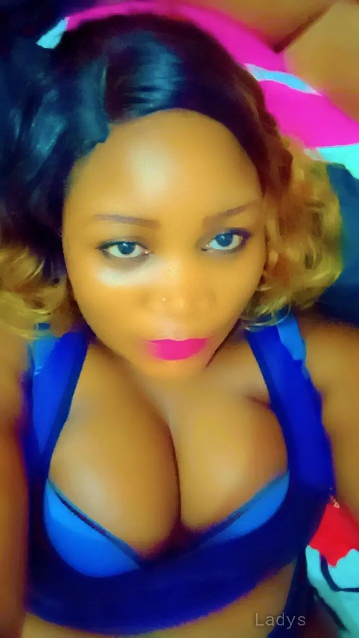 FAVOR, 25 years beautiful nude Visakhapatnam escorts girl, height sm, Weight kg
