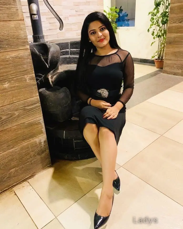 Lola, 23 years beautiful nude Visakhapatnam escorts girl, height 153 sm, Weight  kg