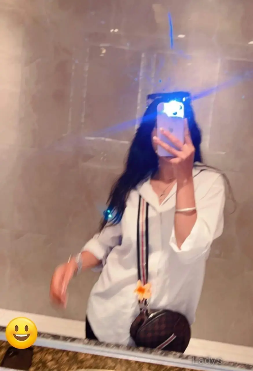 Meenakshi,  years beautiful nude Visakhapatnam escorts girl, height  sm, Weight  kg