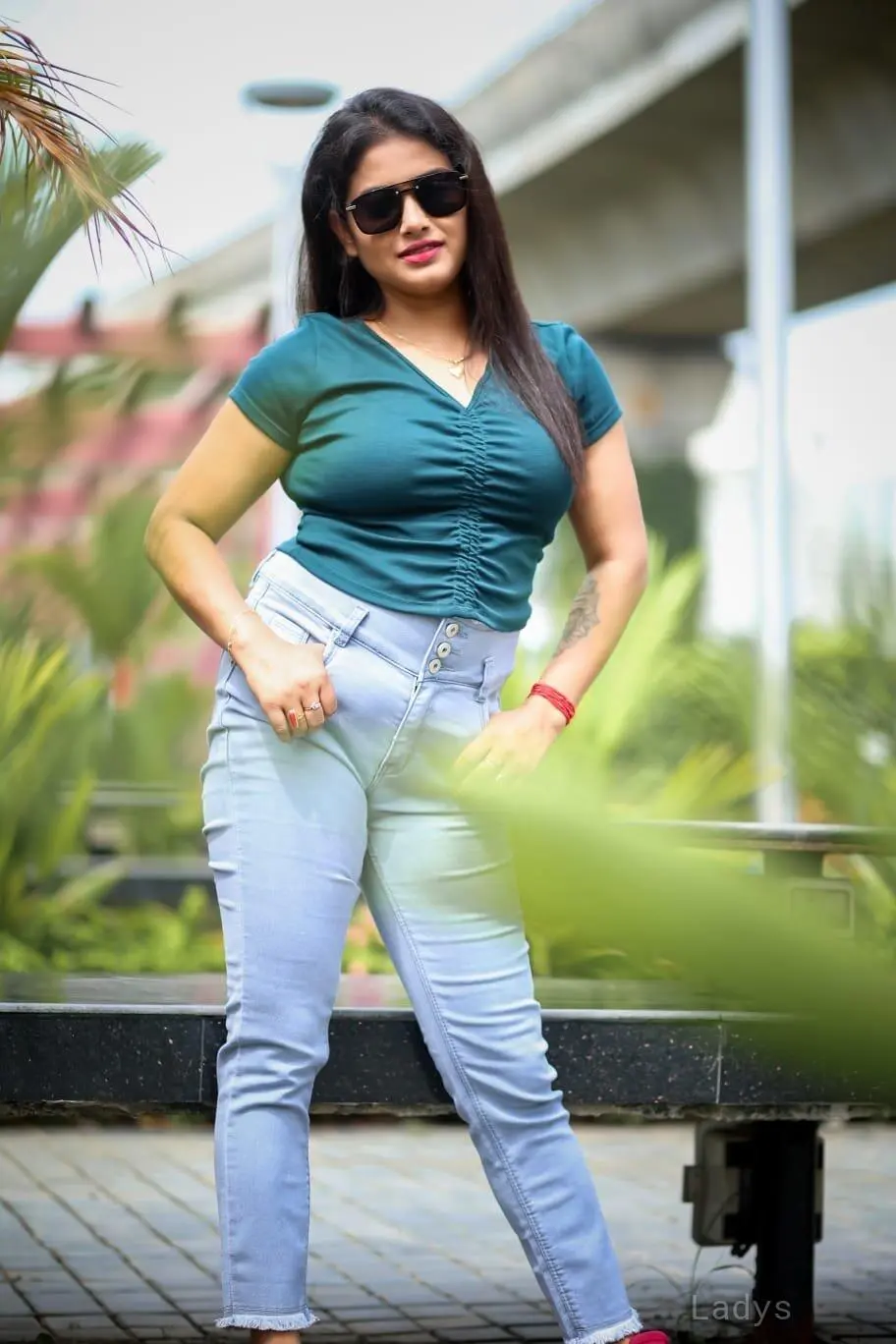 Olla, 23 years beautiful nude Visakhapatnam escorts girl, height 153 sm, Weight  kg