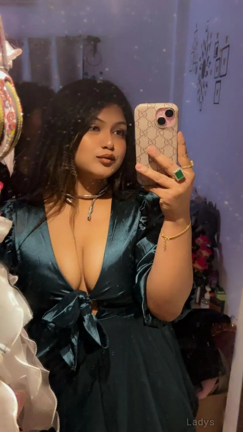 Rakshita, 22 years beautiful nude Visakhapatnam escorts girl, height 165 sm, Weight kg