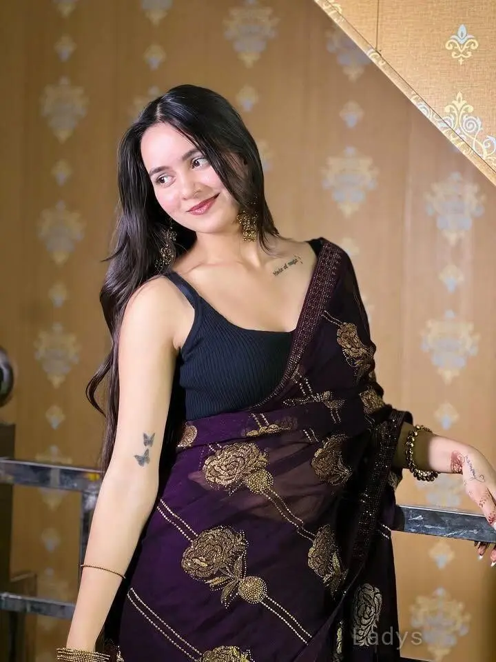 Sanjana, 22 years beautiful nude Visakhapatnam escorts girl, height 154 sm, Weight  kg