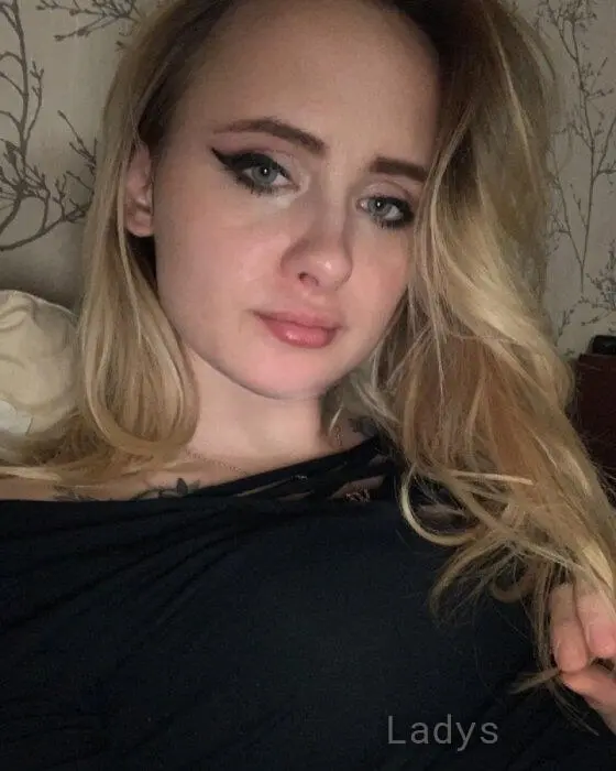 Camila, 25 years beautiful nude Warsaw escorts girl, height 160 sm, Weight 55 kg