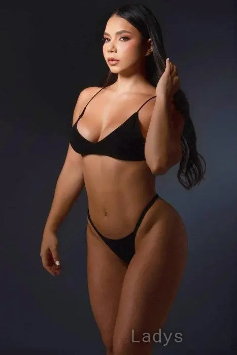Salome, 23 years beautiful nude Warsaw escorts girl, height 164 sm, Weight 56 kg