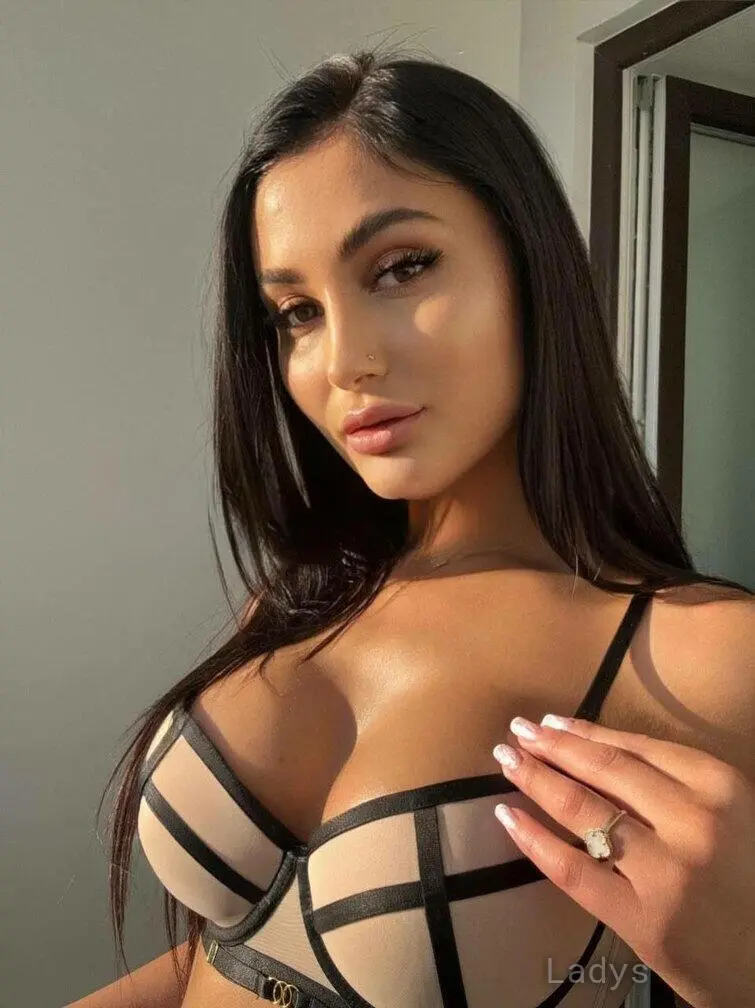 Armina Tyson, 24 years beautiful nude Washington DC escorts girl, height 155 sm, Weight 53 kg
