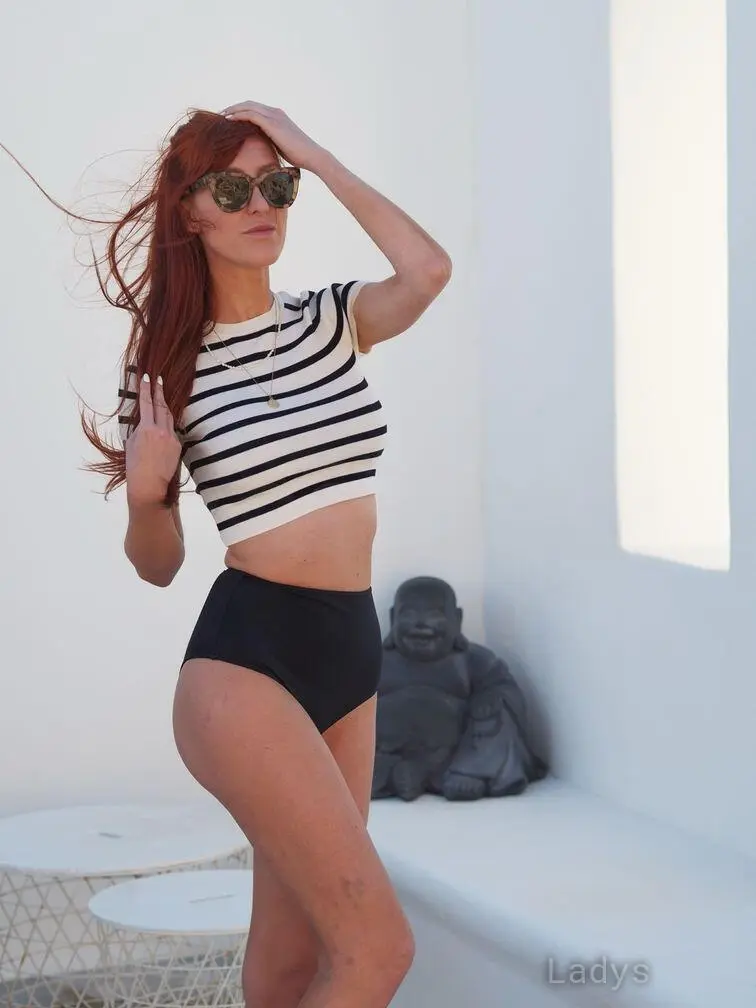 Emma Sullivan, 27 years beautiful nude Washington DC escorts girl, height 162 sm, Weight 50 kg