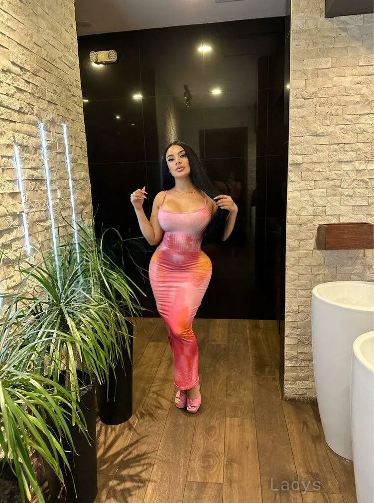 Kami, 28 years beautiful nude Washington DC escorts girl, height 160 sm, Weight 55 kg