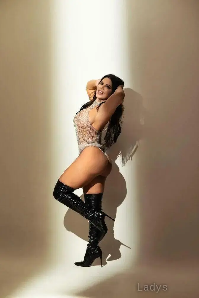 LUISA, 30 years beautiful nude Washington DC escorts girl, height 158 sm, Weight 70 kg