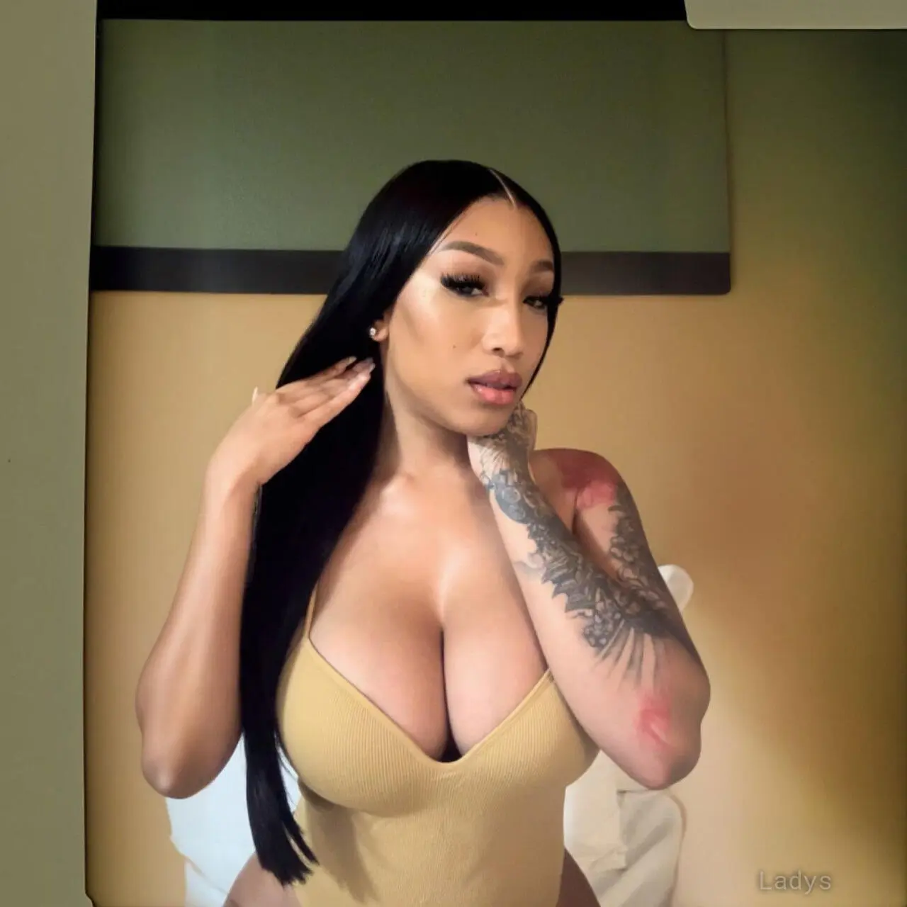 Ruby ju, 20 years beautiful nude Washington DC escorts girl, height 164 sm, Weight 62 kg