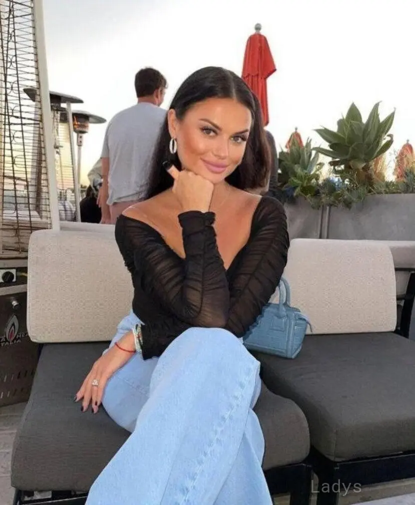 Slavic Beauty, 22 years beautiful nude Washington DC escorts girl, height 173 sm, Weight 52 kg