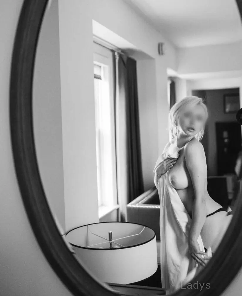Sofia, 26 years beautiful nude Washington DC escorts girl, height 160 sm, Weight 54 kg