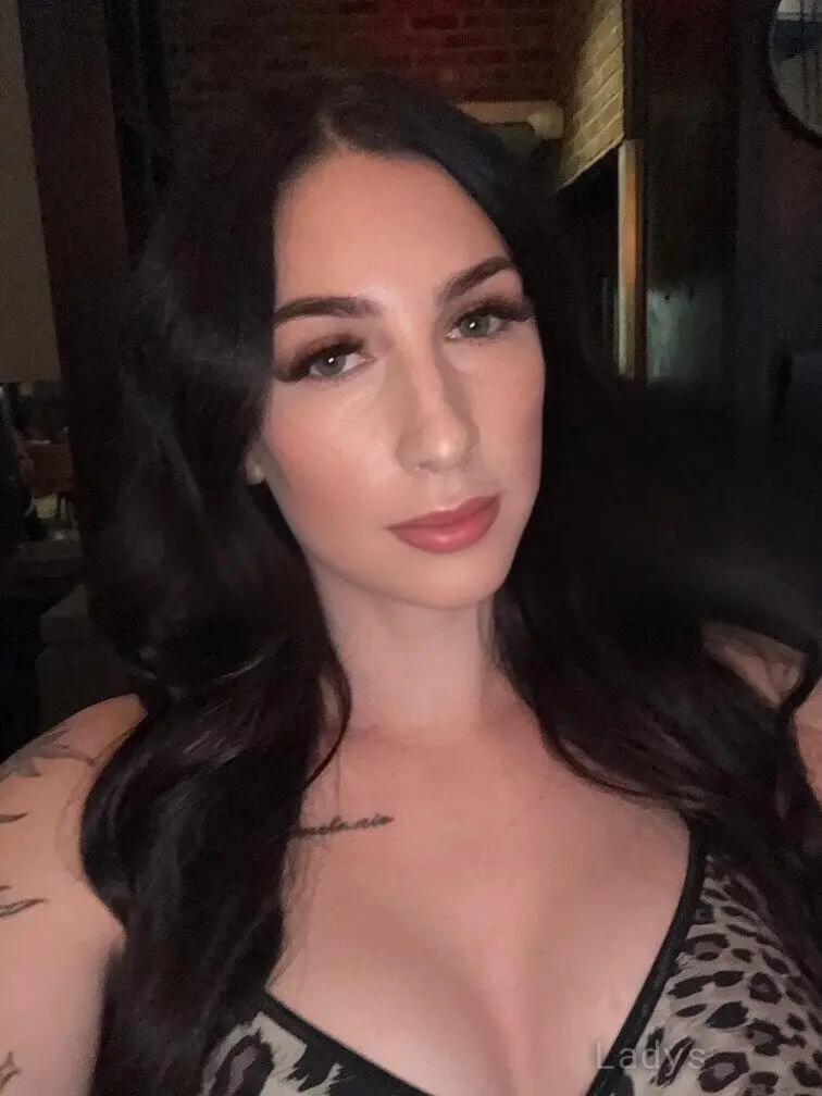 Ashley, 25 years beautiful nude West Palm Beach escorts girl, height 171 sm, Weight 56 kg
