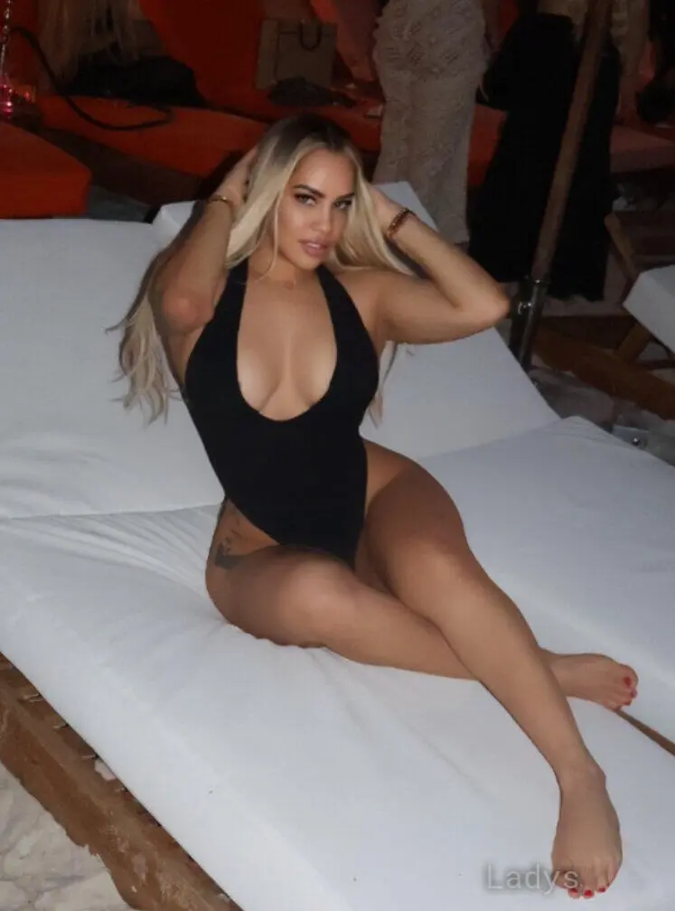 Jessi, 27 years beautiful nude West Palm Beach escorts girl, height 156 sm, Weight 61 kg