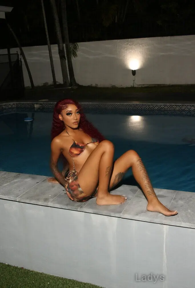 Mia, 23 years beautiful nude West Palm Beach escorts girl, height 162 sm, Weight 51 kg