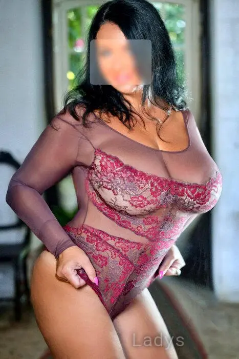 Elizabeth, 41 years beautiful nude Wien escorts girl, height 165 sm, Weight 74 kg