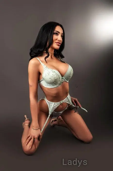 Georgina, 24 years beautiful nude Wien escorts girl, height 166 sm, Weight 58 kg
