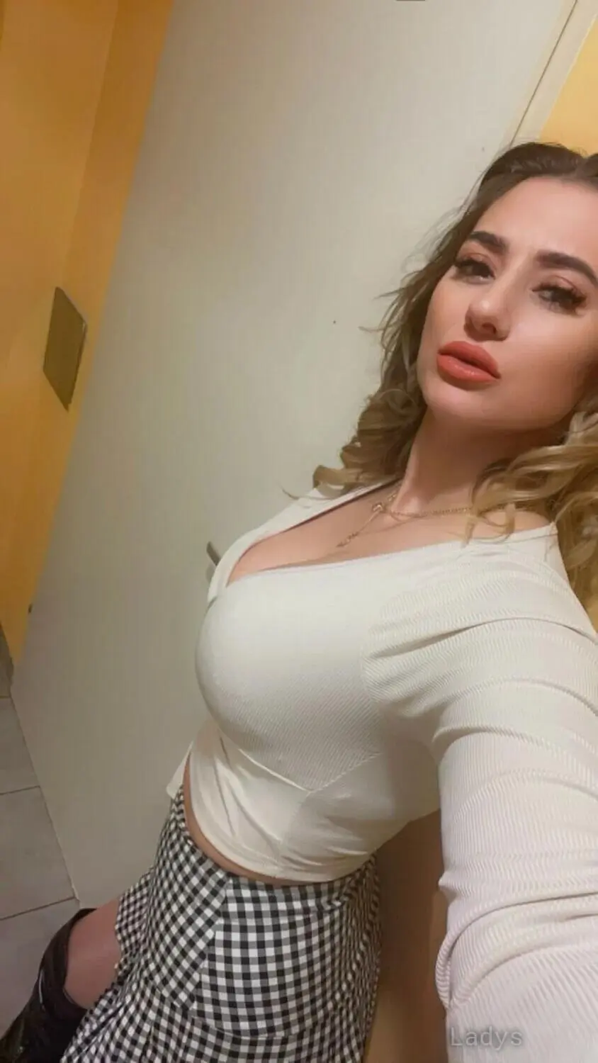 Jasmine, 38 years beautiful nude Wien escorts girl, height 165 sm, Weight 50 kg
