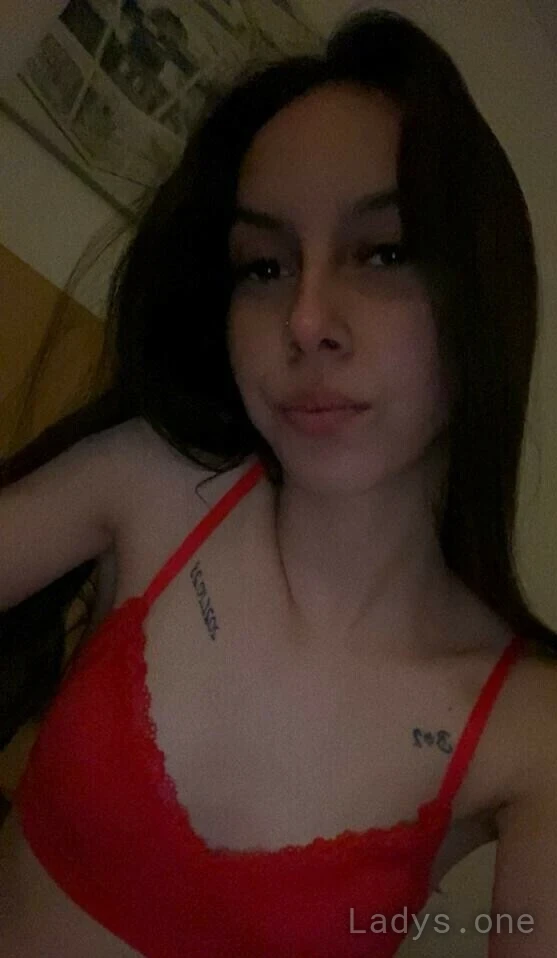 Jessy, 20 years beautiful nude Wien escorts girl, height 153 sm, Weight 40 kg