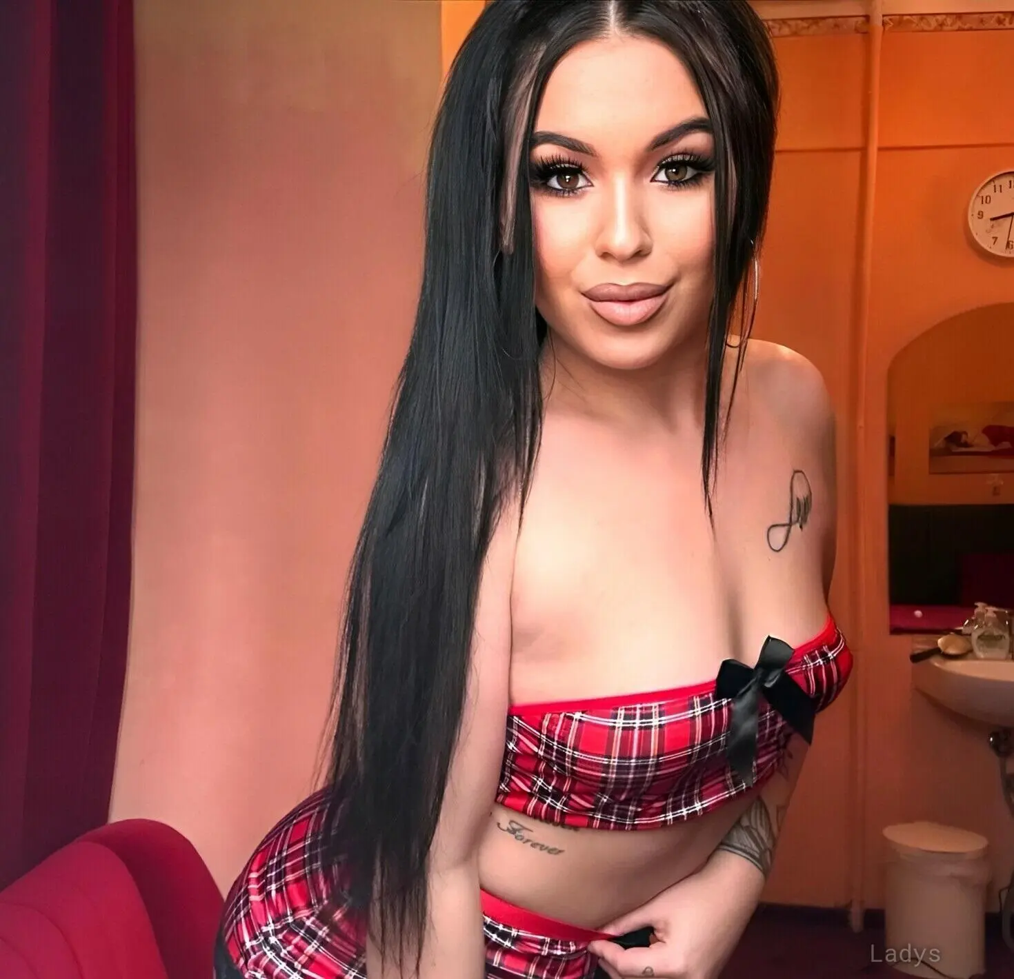 Karina, 25 years beautiful nude Wien escorts girl, height 162 sm, Weight 64 kg
