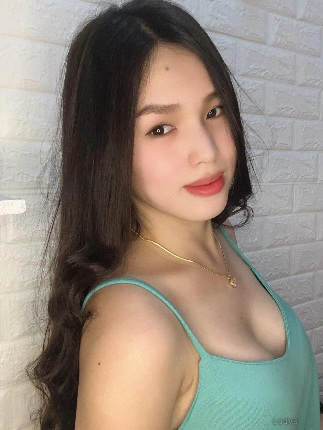Linda, 22 years old Yanbu escort girl with big tits, height 160 sm, Weight  kg