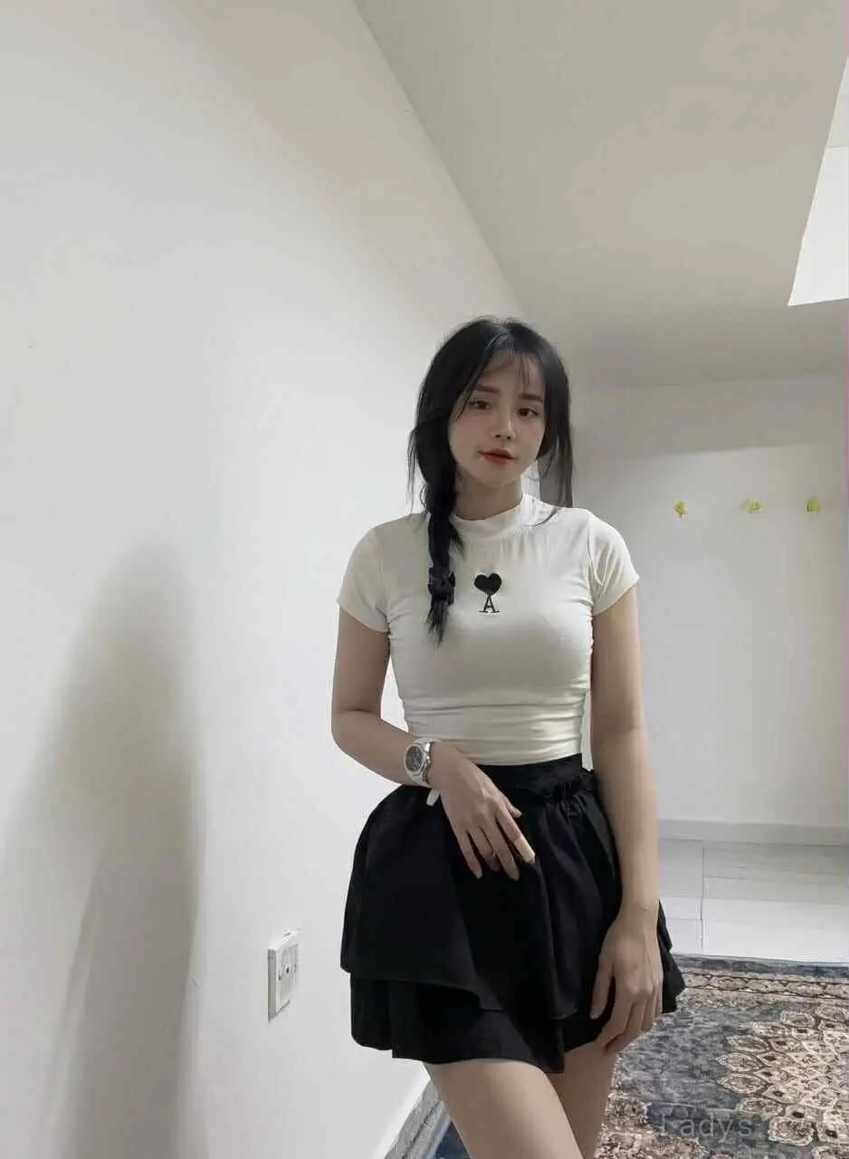 Meily, 25 years old Yanbu escort girl with big tits, height 169 sm, Weight kg