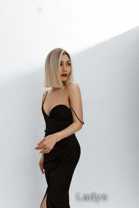 Bella, 23 years beautiful nude Yerevan escorts girl, height 168 sm, Weight 46 kg