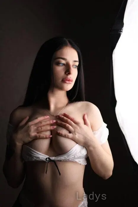Dominika, 22 years beautiful nude Yerevan escorts girl, height 174 sm, Weight 57 kg