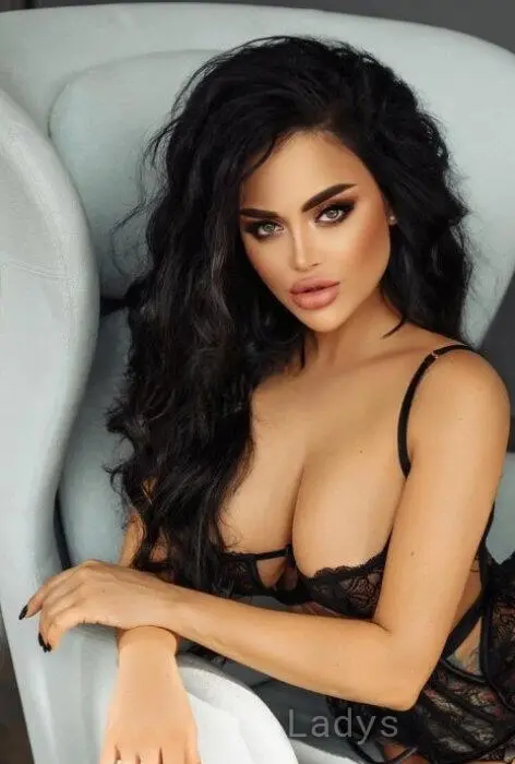Marisha, 25 years beautiful nude Yerevan escorts girl, height 165 sm, Weight 55 kg