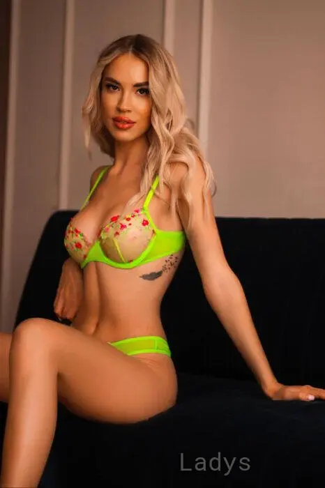 Marta, 26 years beautiful nude Yerevan escorts girl, height 177 sm, Weight 56 kg