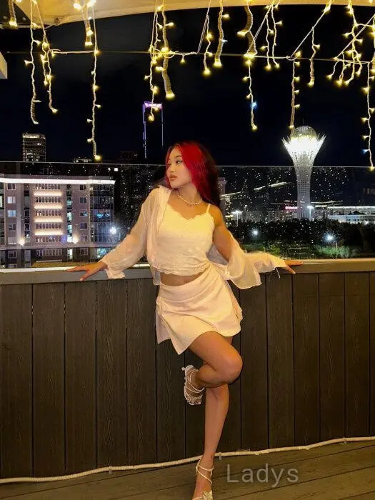 Nika, 18 years beautiful nude Yerevan escorts girl, height 167 sm, Weight 52 kg
