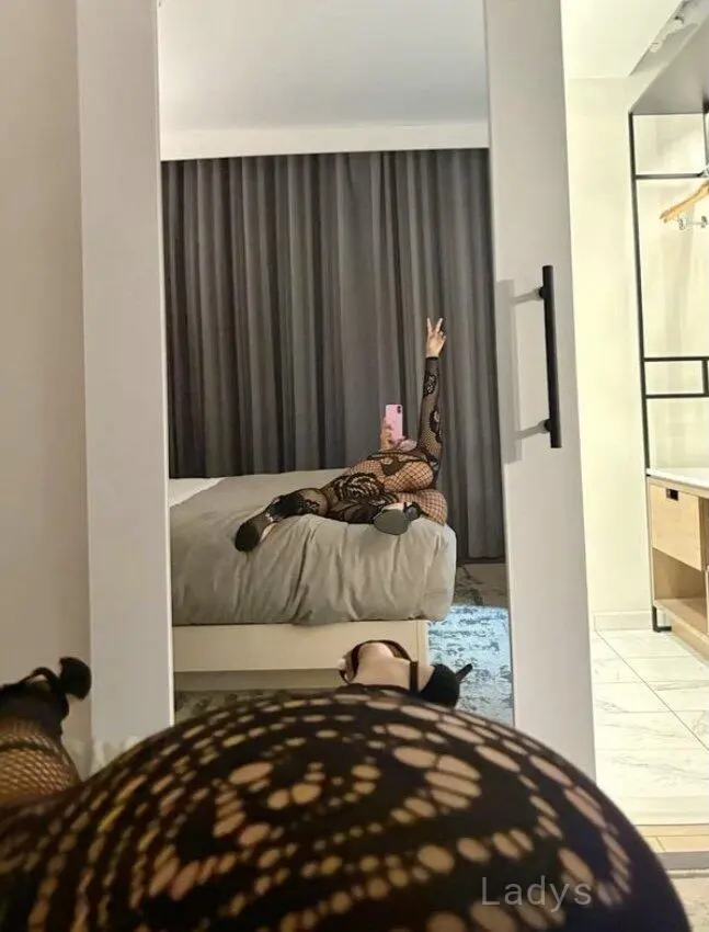 Mezo, 26 years old Yokohama escort girl with big tits, height 170 sm, Weight  kg