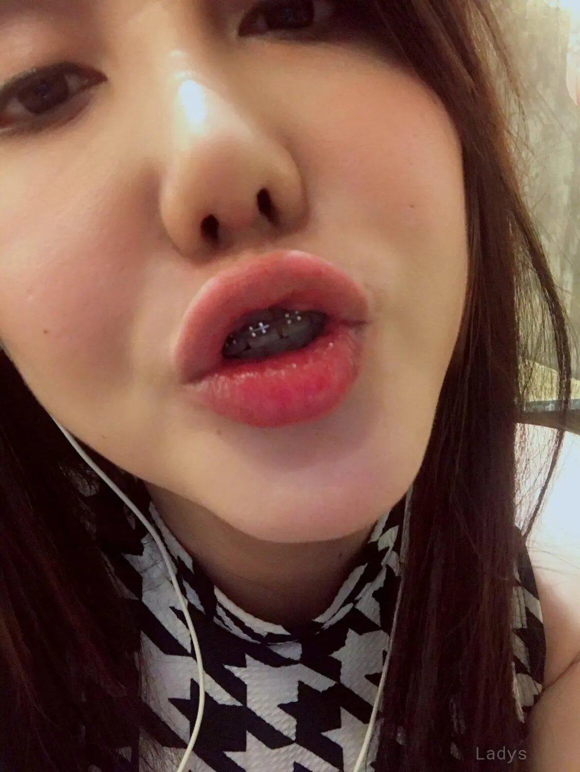 Madison, 23 years beautiful nude Yokohama escorts girl, height 169 sm, Weight  kg