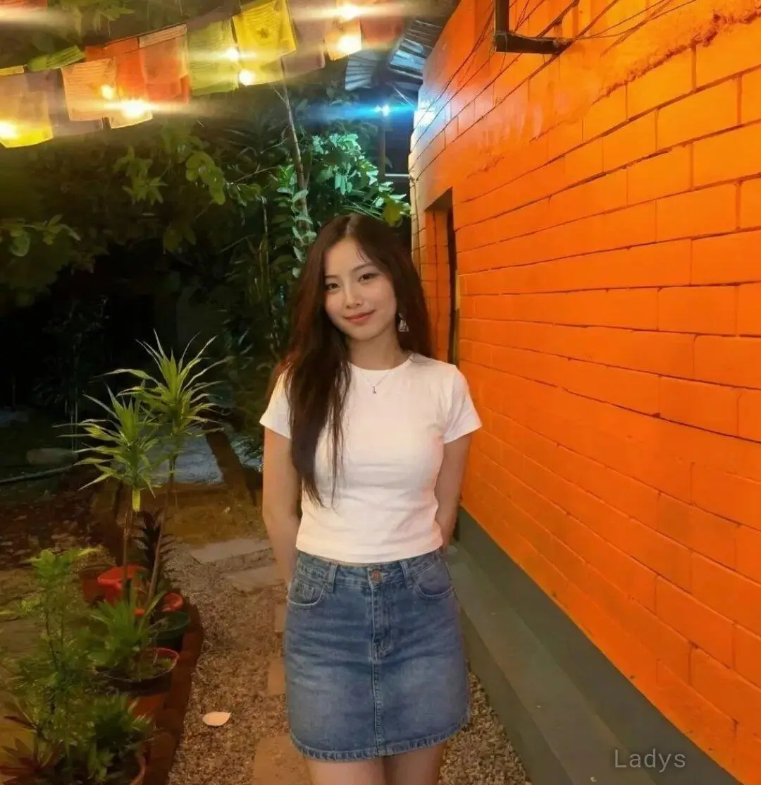 Lilian, 23 years old Yokosuka escort girl with big tits, height 154 sm, Weight  kg