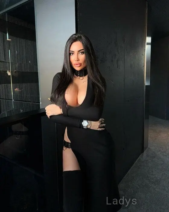 Johanna, 27 years old Zurich escort girl with big tits, height 170 sm, Weight 55 kg